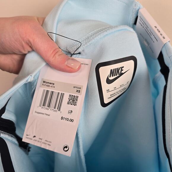 Nike Sportswear Tech Fleece Womens Size XS High-Waisted 3" Pleated Shorts Blue - Picture 3 of 5